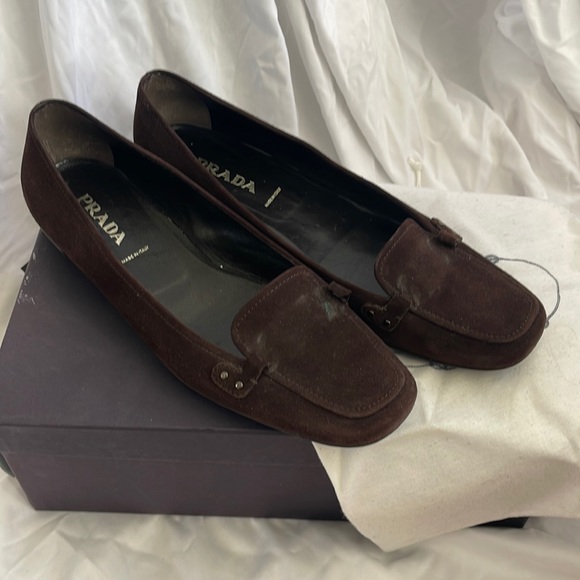 Brown suede Prada flats size 38 comes with box and dust bag - Picture 1 of 4